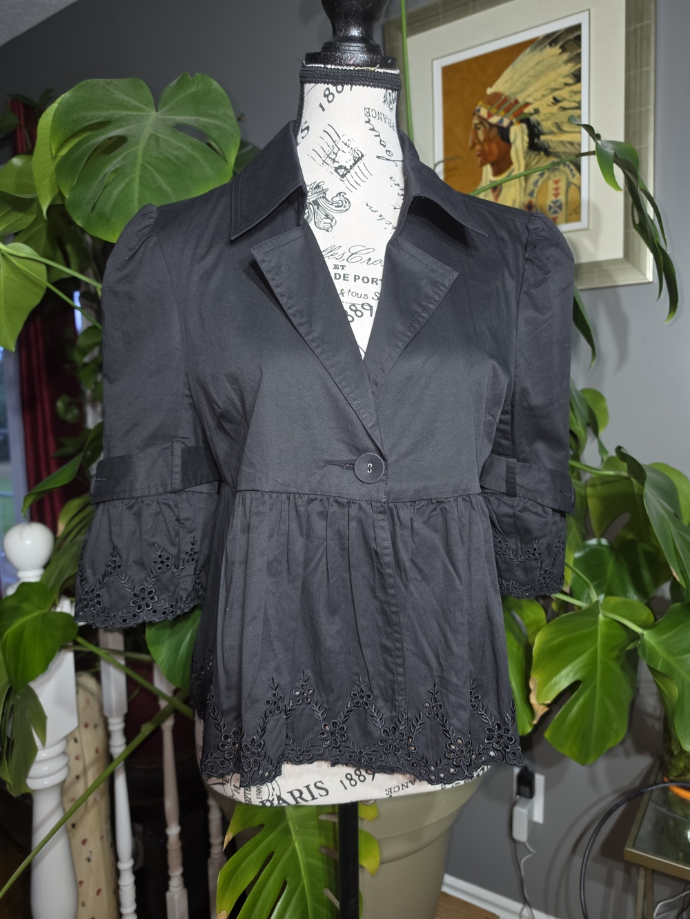 Luii Black Eyelet Peplum Button-Front Blouse